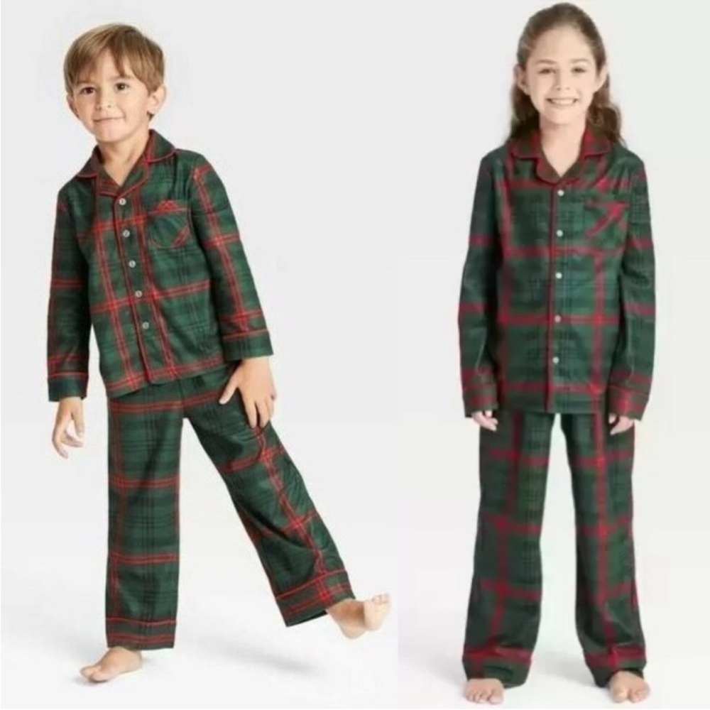 Dark Green and Red Plaid Unisex 2pc Pajama Set NWT